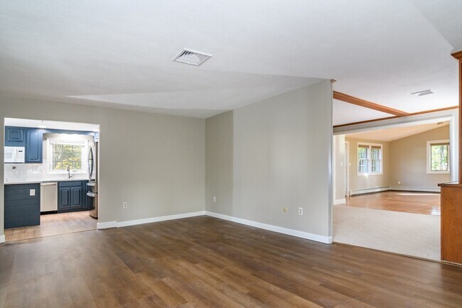 Photo - 3 Hickory Ln