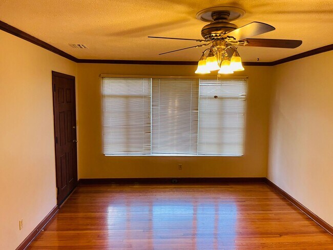 Photo - Midtown Charmer