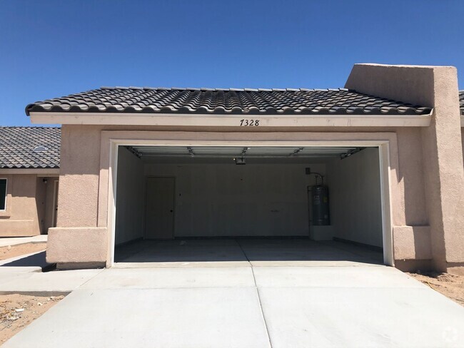 Building Photo - 3 Bedroom Condo in Desert Sky!