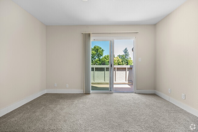 2BD,- 2BA - 1080SF Bedroom