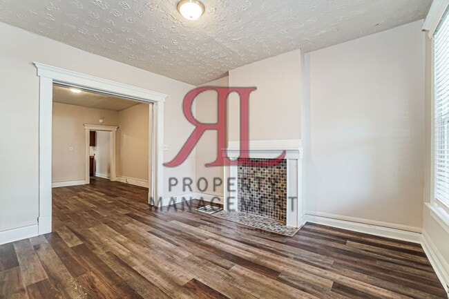 Photo - 623 Gilbert St