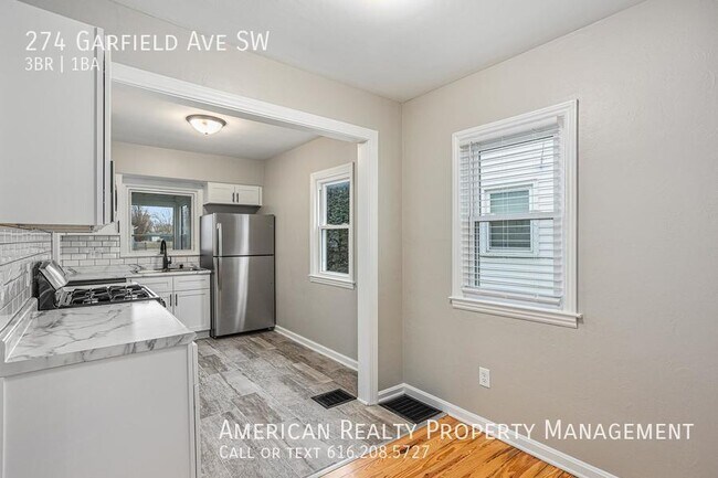 Photo - 274 Garfield Ave SW