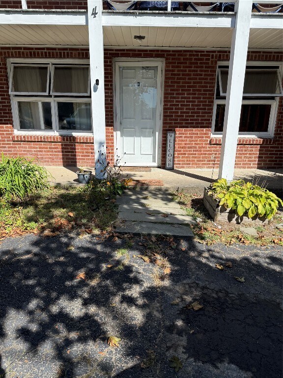 Building Photo - 4 J T Blvd Unit 3 Rental