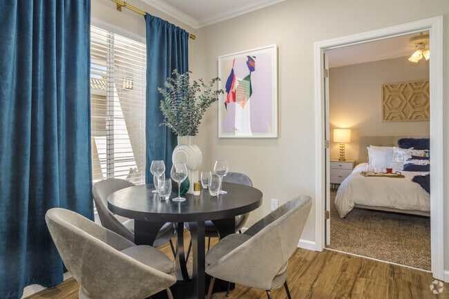 2HAB, 2BA - 1,040 ft² - Ascent at The Galleria Apartment Homes