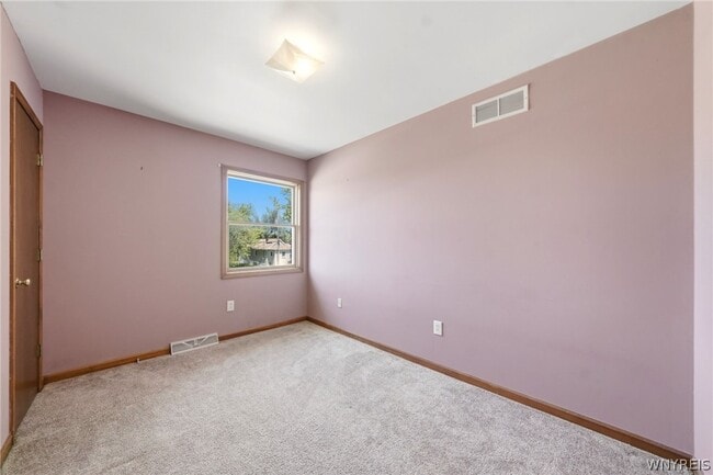 Photo - 555 Lakeview Ave