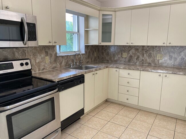 Photo - 7201 SW 102nd Ave