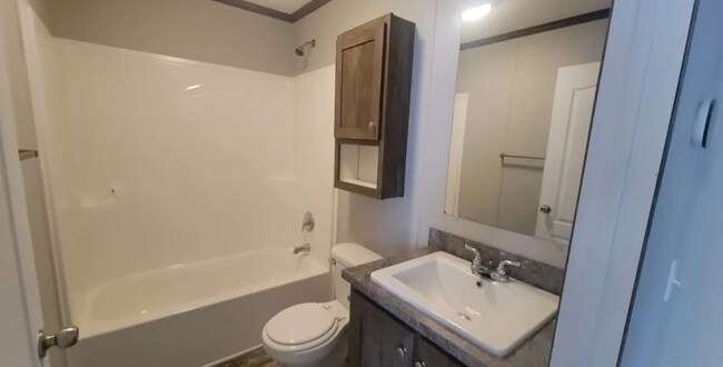 Photo - 305 Cedar Ln