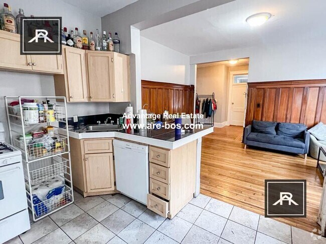 Building Photo - 4 bedroom in Allston MA 02134 Unit 24 Rental
