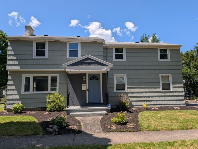 Building Photo - 111 Eastmoreland Dr