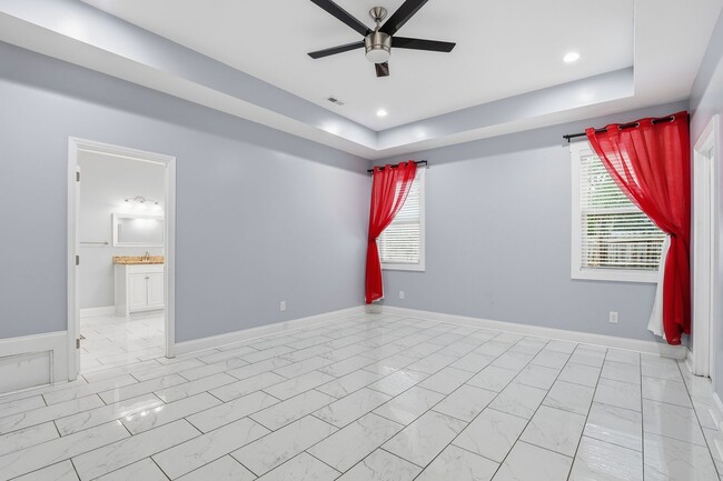 Photo - Beautiful Home With Large Yard In Fountain Inn