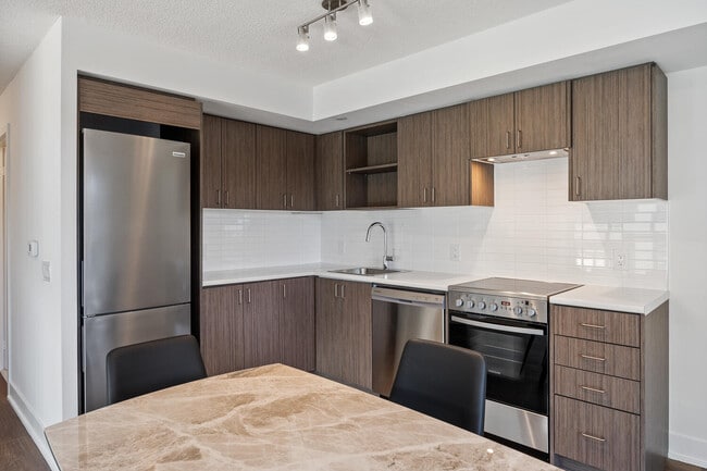 Building Photo - One Bed  Furnished Unit 2 Br