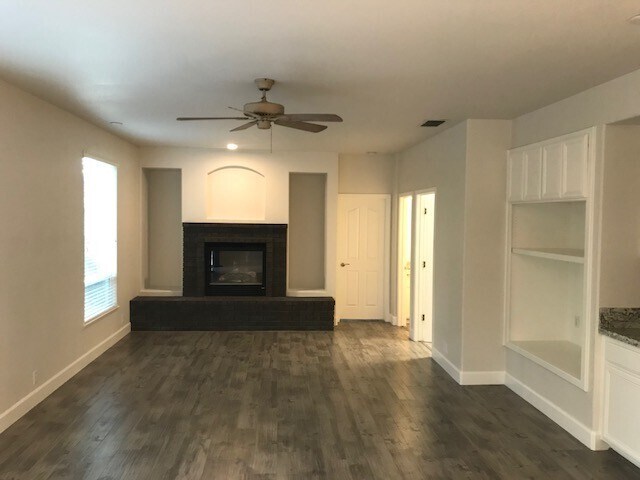 Photo - 6121 Lockridge Dr