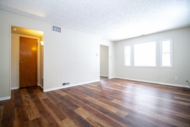 160 Eldred Ave