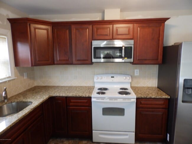 Photo - 25 Hyannis St