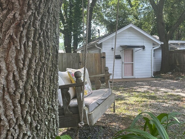 3 1/2 Apollo Rd