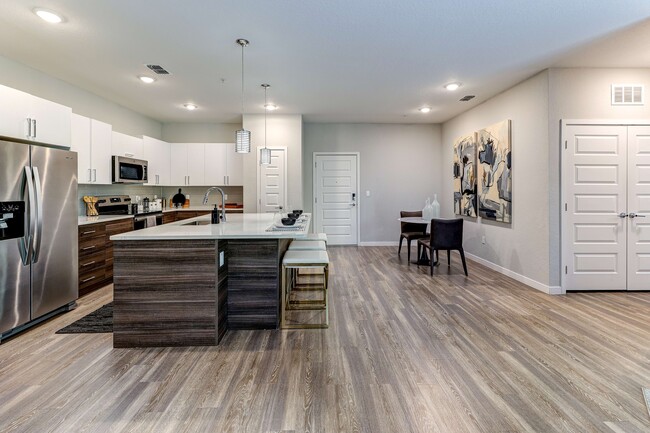 Photo - Cortland on Orange