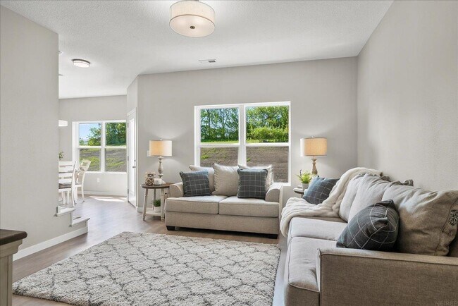Photo - 715 Spruce Needle Ln