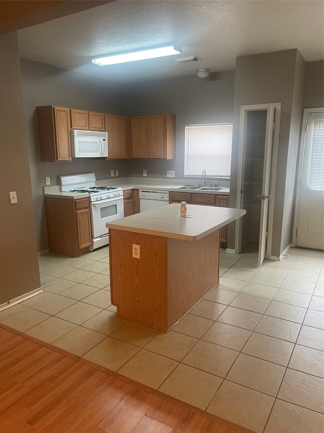 Photo - 2215 Walnut Fair Ln
