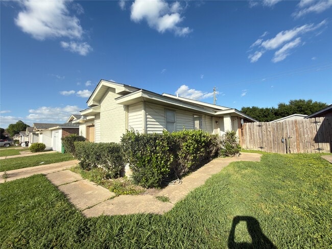 Photo - 15743 Ridgegate Rd