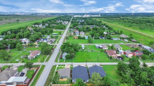 Photo - 9806 Nedwald St