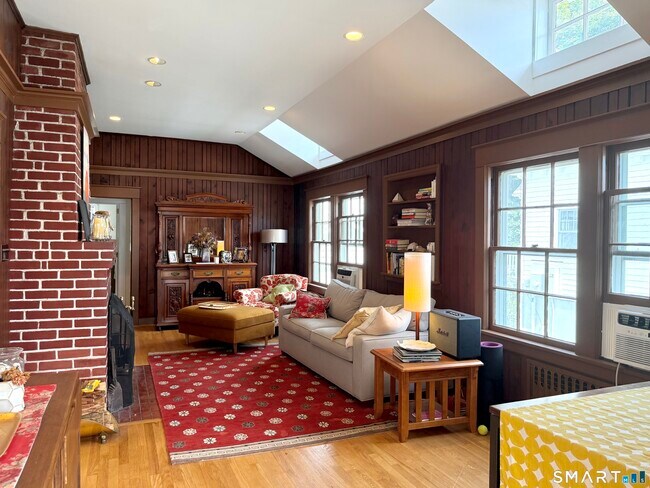 Photo - 20 Norwalk Ave
