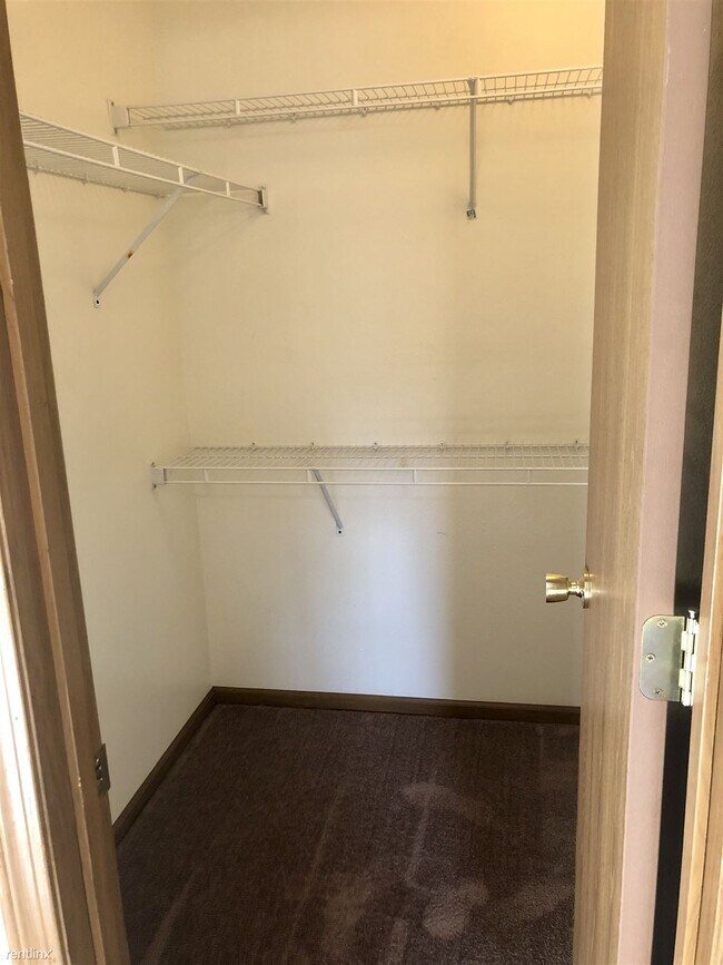 3 br, 1.5 bath Townhome Club Centre Apar... Townhome Rental in