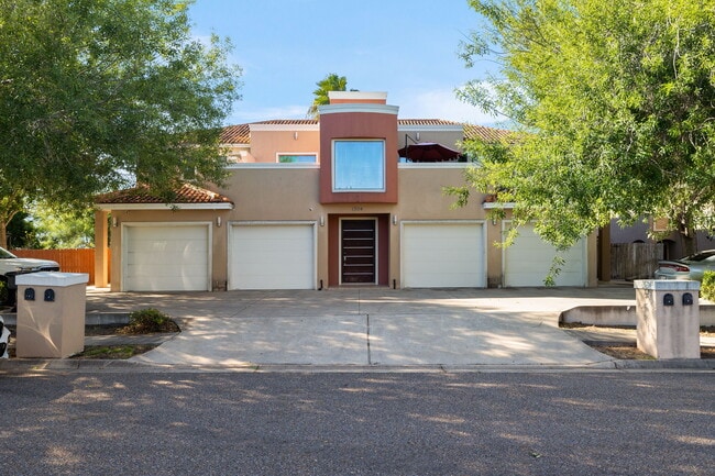 Building Photo - 1304 E Pineridge Ave