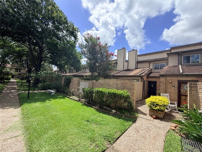 Photo - 726 Country Pl Dr