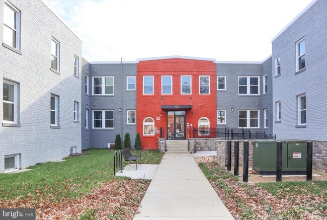 Building Photo - 220 Hamilton St NW Unit 114 Rental