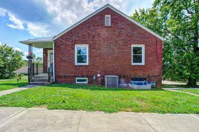 Photo - 601 Walnut St