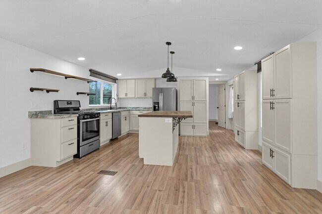 Photo - 5500 Penny Rd