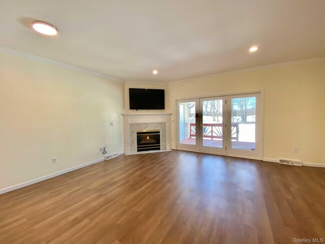 Photo - 64 Roundtree Ct