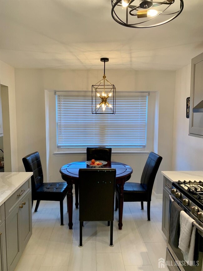 Building Photo - 707 Merrywood Dr Rental
