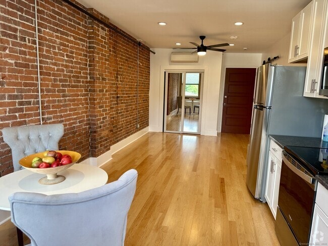 Building Photo - 11 Main St Rental