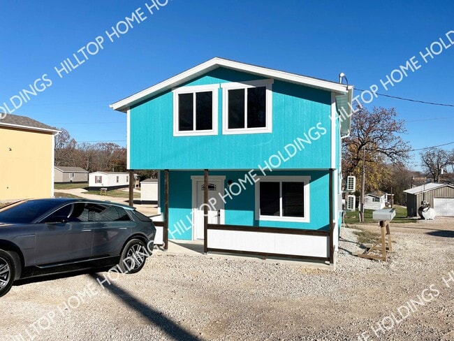 Building Photo - 2 Oak Hill Rd