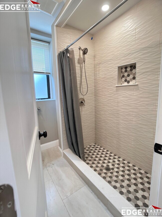 Photo - 1902 Beacon St Unit 2