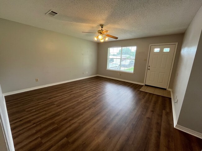 Photo - 28 Park Cir