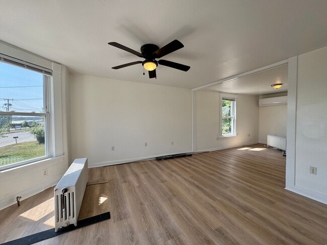 Photo - $2,975 Spacious Portland 3BD/1.5BA Single ...