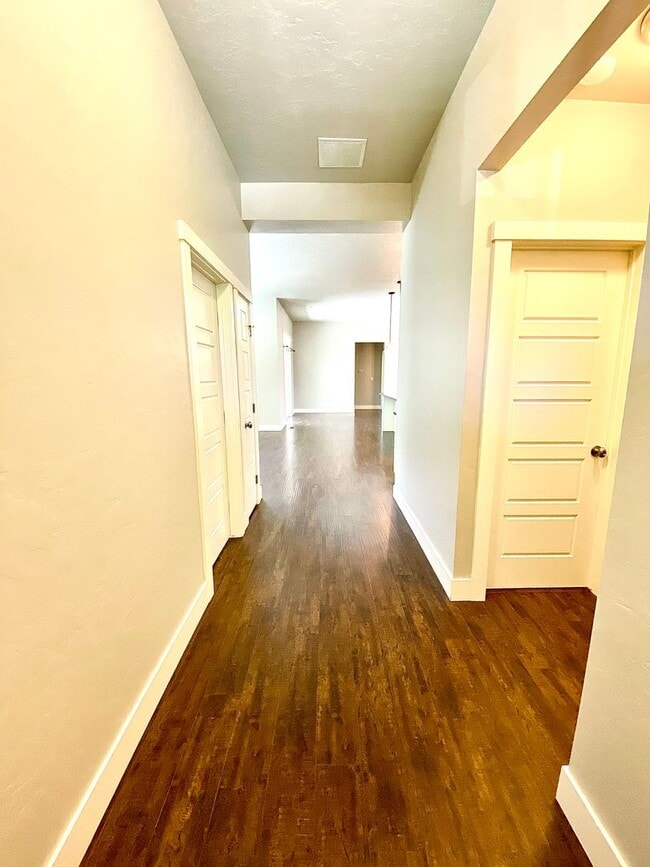 Photo - Beautiful 3 bed 2 bath in the popular Paramount community