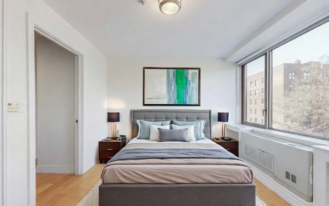 Photo - 64-05 Yellowstone Blvd