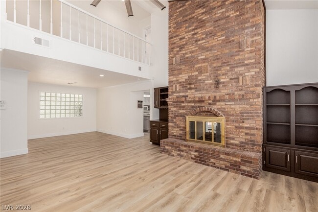Building Photo - 861 Vegas Valley Dr