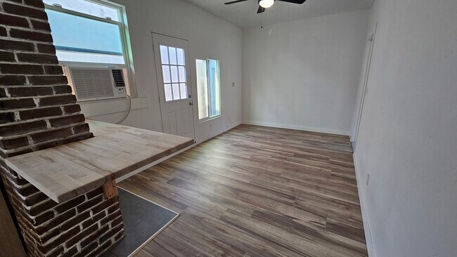 Photo - 2309 National Ave Casa