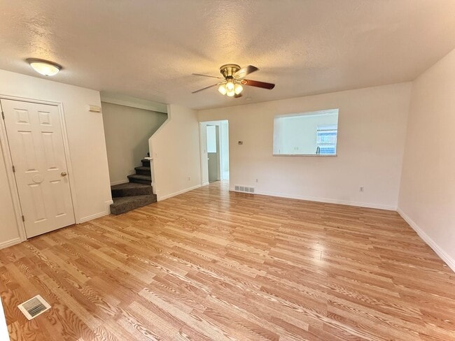 Photo - 533 S 450 E