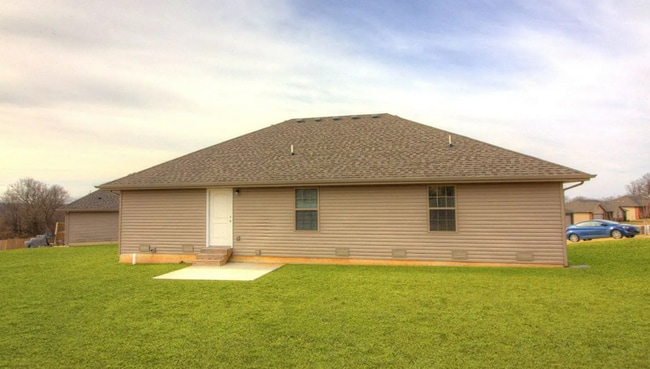 Building Photo - Ozark 3 Bedroom Rental Home- Available March 2023