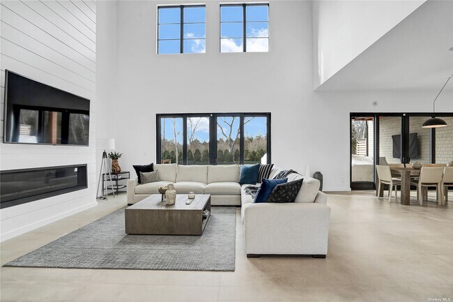 Photo - 4 Piperwoods Ln