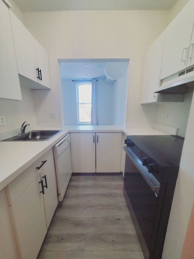 Building Photo - 9-11 Wall Street Apt #2, Norwalk, CT 06850... Unit 2