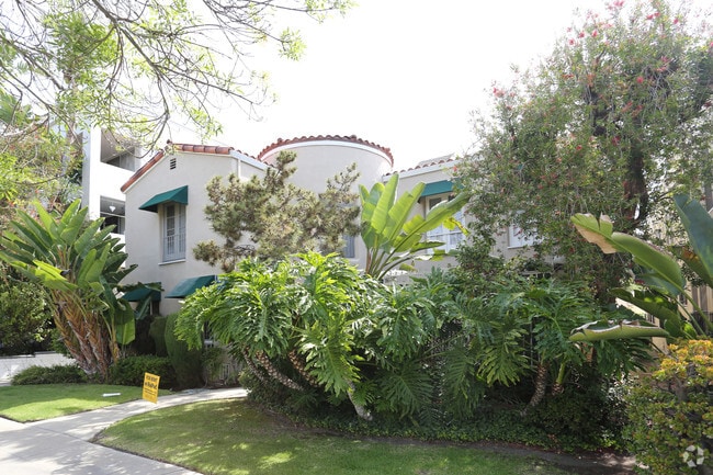Photo - 140 S Elm Dr