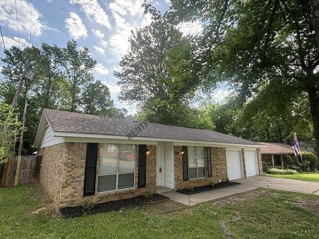 Photo - 2221 Dorchester Dr