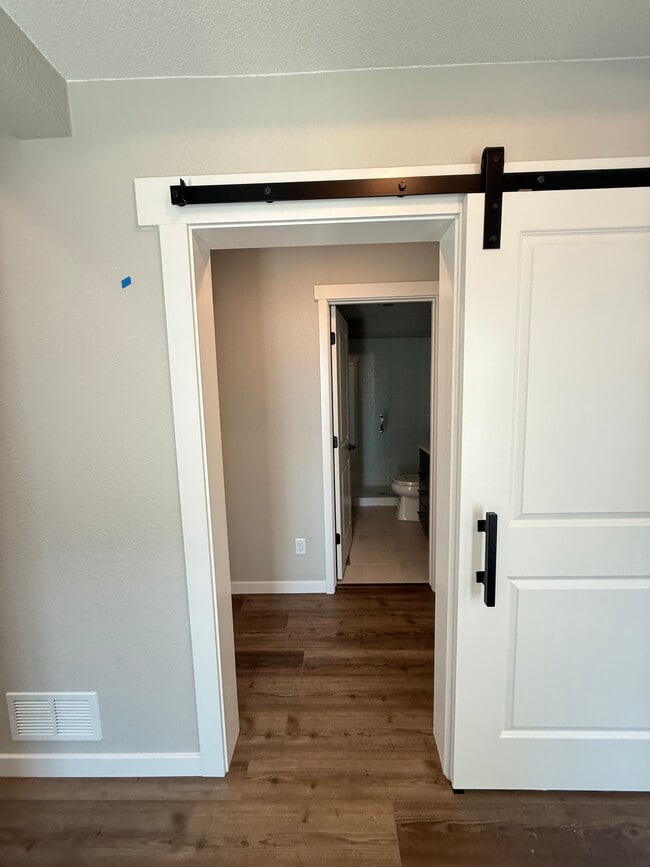 Photo - 10214 Spry St