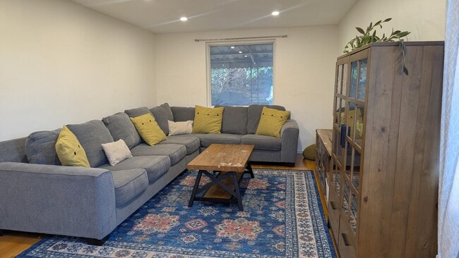 Photo - 3943 Boulevard Dr